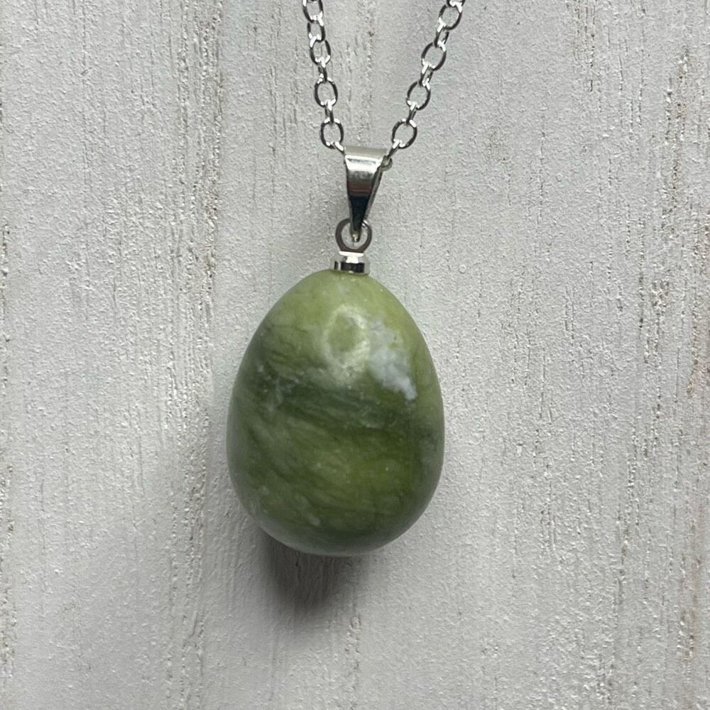 Chinese jade natural green raindrop pendant silver plated stainless steel silver - Picture 4 of 7